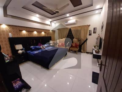 ڈی ایچ اے فیز 5 ڈیفنس (ڈی ایچ اے),لاہور میں 5 کمروں کا 1 کنال مکان 8.9 کروڑ میں برائے فروخت۔