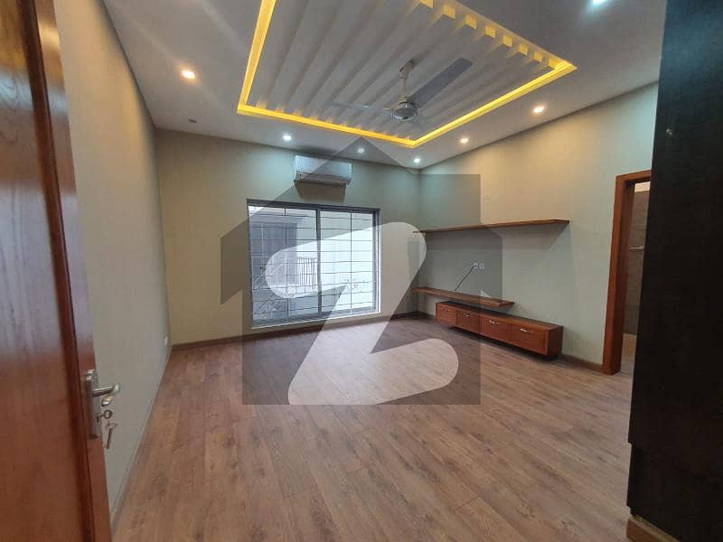 LUXURY 25 MARLA HOUSE FOR SALE IN BAHRIA TOWN LAHORE