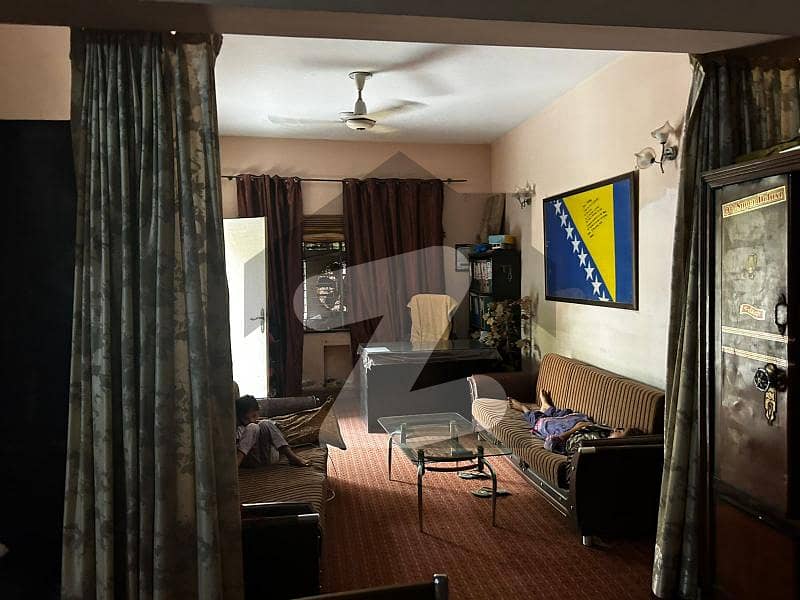 جوہر ٹاؤن لاہور میں 4 کمروں کا 5 مرلہ مکان 1.77 کروڑ میں برائے فروخت۔