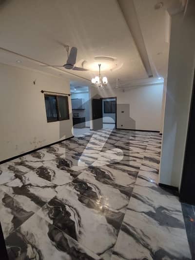 Luxurious Appartment available for rent in madina Tower E-11 islalamabad.