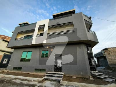 ریگی ماڈل ٹاؤن پشاور میں 8 کمروں کا 5 مرلہ مکان 2.75 کروڑ میں برائے فروخت۔