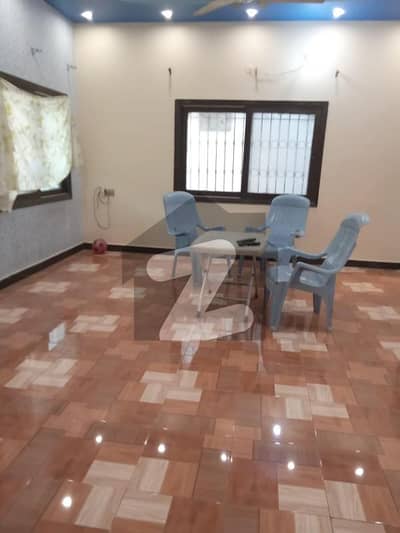 Gulshan Vip Block-6 Well Maintained 400 Yard First Floor 3 Beds Attached Tilled Bath Drawing Dinning Tv Lounge Kitchen Full Tilled Flooring Separate Entrance Separate Meter Car Parking Near Road Masjid Market School Park