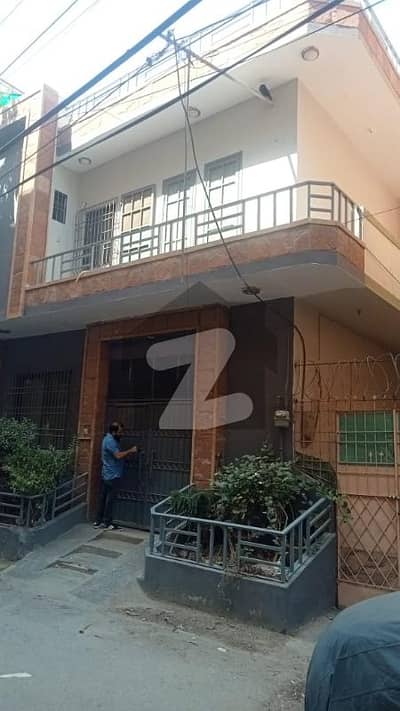 نیشنل سیمنٹ ایمپلائیز ہاؤسنگ گلشنِ اقبال ٹاؤن,کراچی میں 4 کمروں کا 5 مرلہ مکان 1.0 لاکھ میں کرایہ پر دستیاب ہے۔