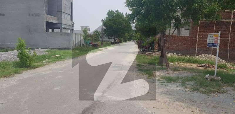 5 Marla Plot For Sale On Cheap Prices in Lake City Sector M7 Block B