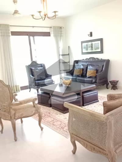 Fully Furnished 500 Yards Bungalow Rent Park Face Prime Location