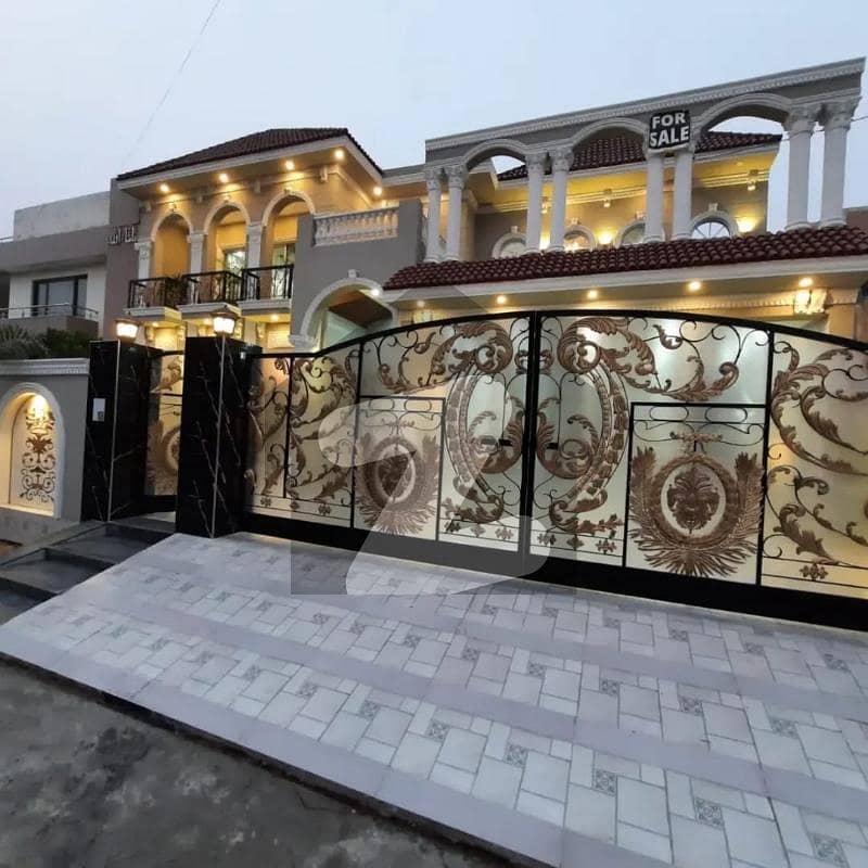 ویلینشیاء ہاؤسنگ سوسائٹی لاہور میں 6 کمروں کا 1 کنال مکان 6.1 کروڑ میں برائے فروخت۔
