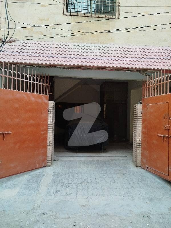 شاہ فیصل ٹاؤن کراچی میں 9 کمروں کا 8 مرلہ مکان 4.5 کروڑ میں برائے فروخت۔