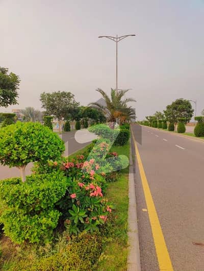 22 Marla Corner & Main Boulevard Plot LDA Approved Sui Gas Available