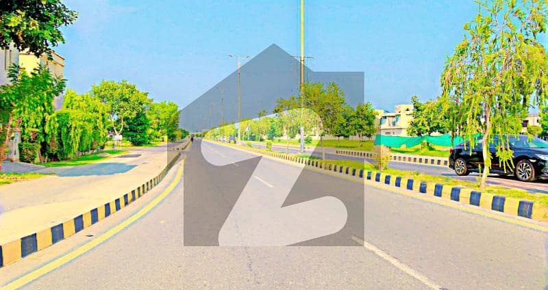 ڈی ایچ اے فیز 7 - بلاک ٹی فیز 7,ڈیفنس (ڈی ایچ اے),لاہور میں 1 کنال رہائشی پلاٹ 2.8 کروڑ میں برائے فروخت۔