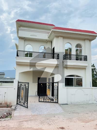 10 Marla Triple Storey House For Sale In Banigala