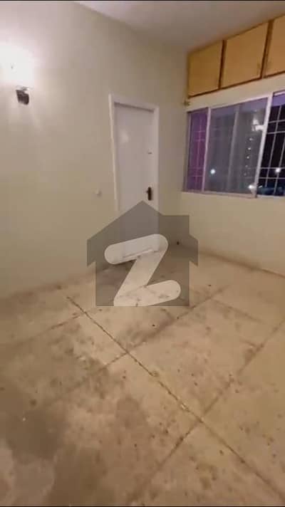 کلفٹن ۔ بلاک 1 کلفٹن,کراچی میں 3 کمروں کا 7 مرلہ فلیٹ 2.0 کروڑ میں برائے فروخت۔