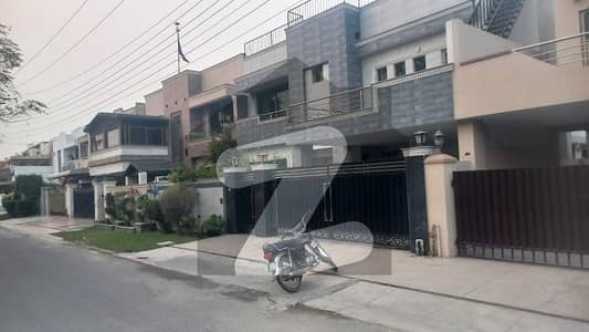 10 Marla 04 Bedrooms House Available For Rent In Askari 10 Sector B Lahore Cantt
