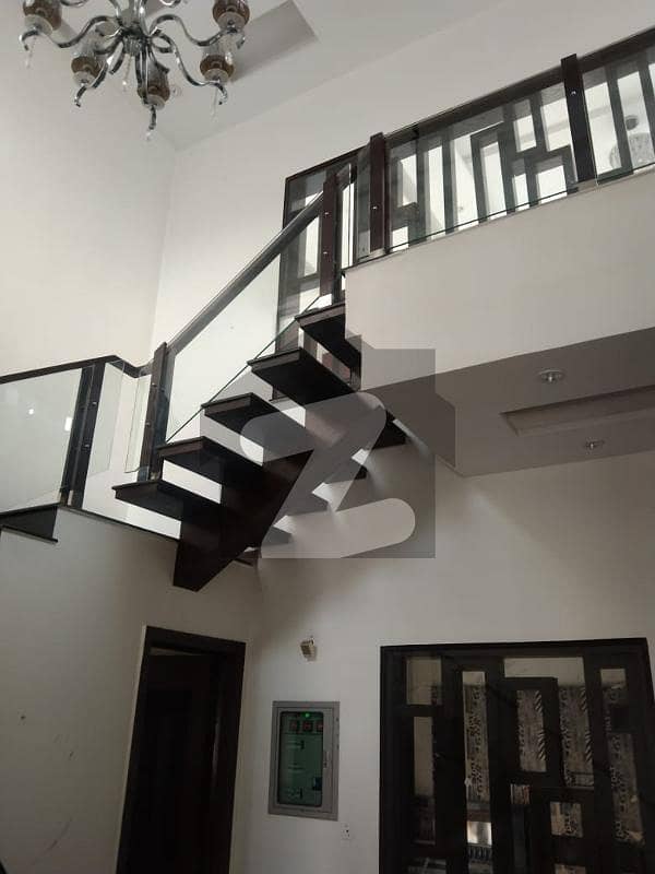 Upper Portion 1 Kanal Modern House For Rent In DHA Phase 5 Block-B Lahore.