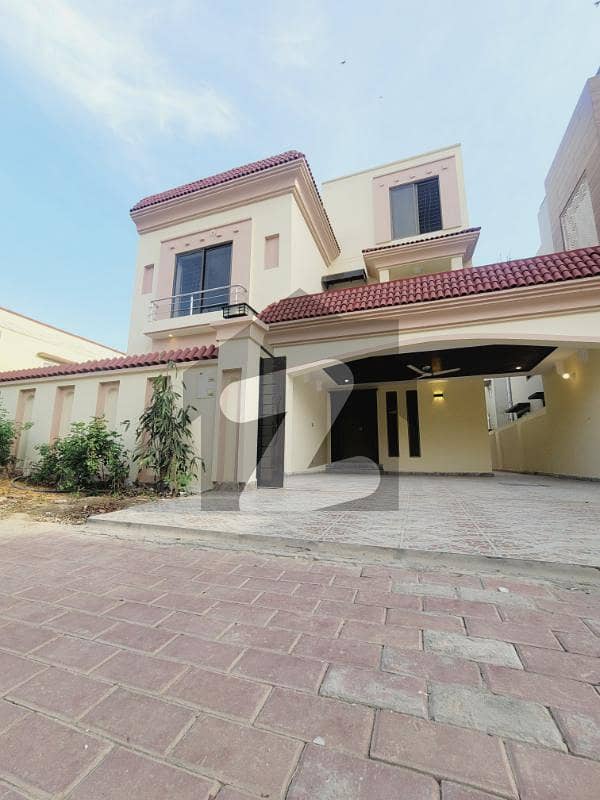 10 MARLA USED HOUSE FOR SALE IN SECTOR C BAHRIA TOWN LAHORE