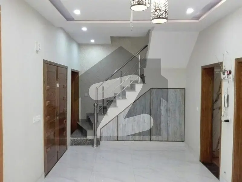 10 Marla Beautiful House Is Available For Rent In Bahria Town - Jasmine Block Lahore