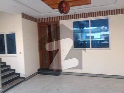 Singal Storey House Available In Banigala Good Location For Rent