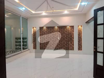 Cheap Price 10 MARLA Beautiful House For Sale In Royal Orchard