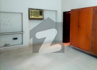 Ideal 3 Kanal House Available In Model Town - Block H, Lahore