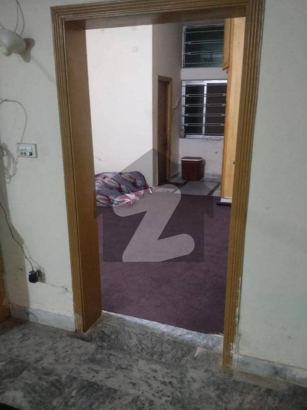 جی ۔ 13/2 جی ۔ 13,اسلام آباد میں 1 کمرے کا 7 مرلہ کمرہ 18.0 ہزار میں کرایہ پر دستیاب ہے۔