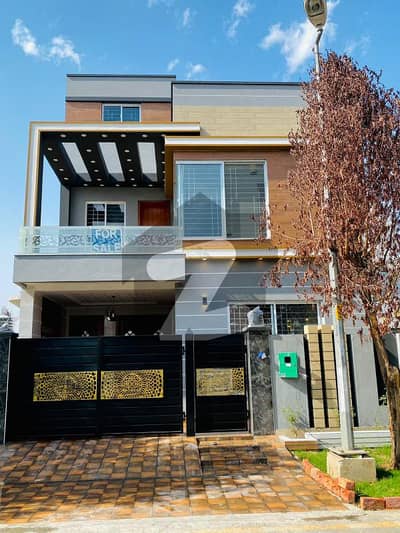 5 Marla House For Sale In Bahria Town Lahore Near By Sector C Commercial Hub