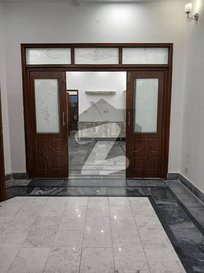 لیک سٹی رائیونڈ روڈ,لاہور میں 5 کمروں کا 7 مرلہ مکان 1.1 لاکھ میں کرایہ پر دستیاب ہے۔