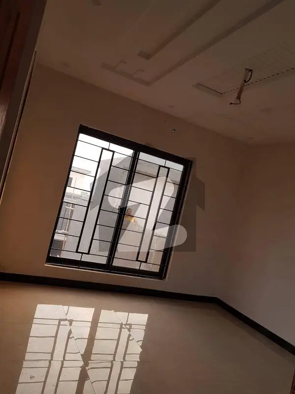10 Marla Upper Portion Are Available For Rent in park view city Lahore