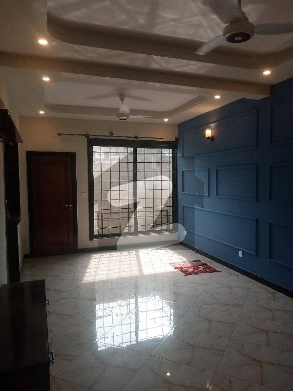 ڈی ۔ 12 اسلام آباد میں 4 کمروں کا 5 مرلہ مکان 1.4 لاکھ میں کرایہ پر دستیاب ہے۔
