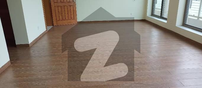 پارک انکلیو اسلام آباد میں 7 کمروں کا 1 کنال مکان 4.0 لاکھ میں کرایہ پر دستیاب ہے۔