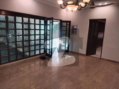 1 Kanal Modern Design Like new House for Rent in AA Block Phase 4 DHA Lahore