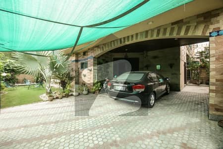 DHA 1 Kanal Beautiful House Available For Sale in Phase 1 Block N |