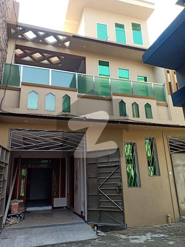 درمنگی ورسک روڈ,پشاور میں 4 کمروں کا 3 مرلہ مکان 1.04 کروڑ میں برائے فروخت۔