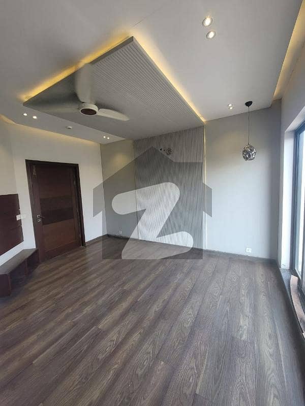 ڈی ایچ اے فیز 5 - بلاک ایل فیز 5,ڈیفنس (ڈی ایچ اے),لاہور میں 4 کمروں کا 10 مرلہ مکان 1.9 لاکھ میں کرایہ پر دستیاب ہے۔