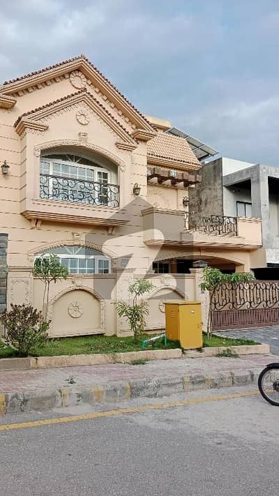 Designer Ultra Spanish House is Available For Rent Bahria town phase 8 Rawalpindi