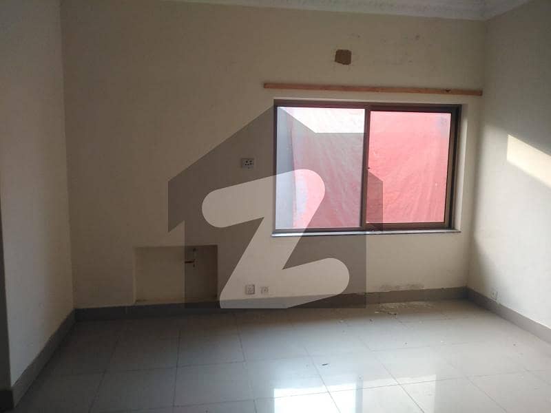 1 Kanal Separate Gate Upper Portion Is Available For Rent In Dha Phase 1 Near H Block