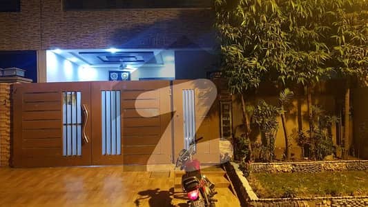 گلشنِِِ راوی ۔ بلاک بی گلشنِ راوی,لاہور میں 5 کمروں کا 9 مرلہ مکان 3.75 کروڑ میں برائے فروخت۔