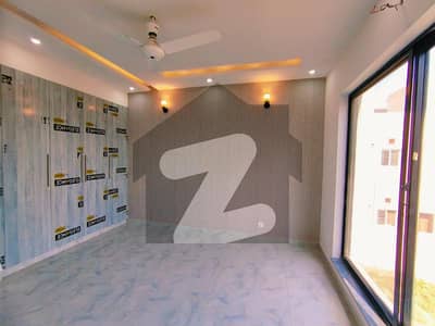 ڈی ایچ اے فیز 3 ڈیفنس (ڈی ایچ اے),لاہور میں 3 کمروں کا 7 مرلہ مکان 1.1 لاکھ میں کرایہ پر دستیاب ہے۔