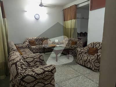 فیصل ٹاؤن لاہور میں 4 کمروں کا 10 مرلہ مکان 3.8 کروڑ میں برائے فروخت۔