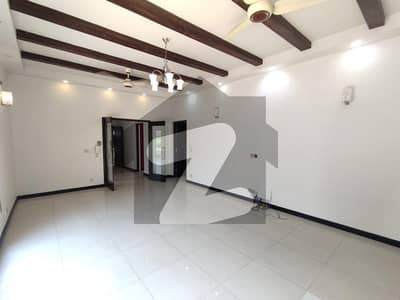 One Kanal Upper Portion With Separate Gate Available For Rent At DHA Phase 06 Lahore