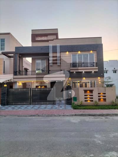 Discover Luxury Living: Immaculate 10 Marla Modern House in Bahria Town Lahore