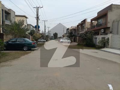 plot for sale 
State Life cooperative Housing society Lahore