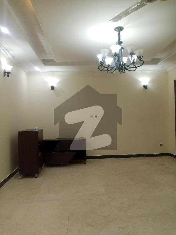 جی ۔ 13 اسلام آباد میں 3 کمروں کا 11 مرلہ دفتر 75.0 ہزار میں کرایہ پر دستیاب ہے۔