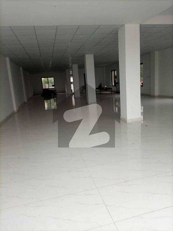 2 kanal hall for rent on collage road for furniture and electronics showroom or any setup