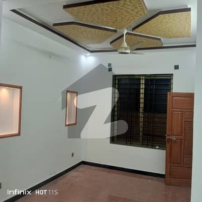 یونیورسٹی ٹاؤن ۔ بلاک اے یونیورسٹی ٹاؤن,اسلام آباد میں 4 کمروں کا 5 مرلہ مکان 1.6 کروڑ میں برائے فروخت۔