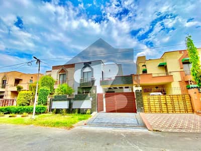 8 Marla House For sale In Valencia Town
