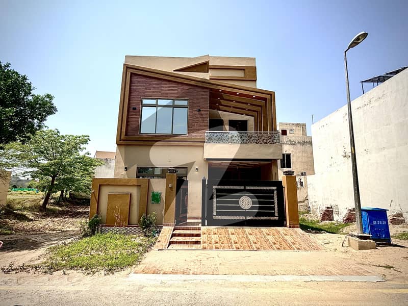 بحریہ نشیمن لاہور میں 3 کمروں کا 5 مرلہ مکان 1.45 کروڑ میں برائے فروخت۔
