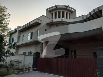 ہیون ہبیٹیٹ فیصل آباد میں 8 کمروں کا 1 کنال مکان 7.75 کروڑ میں برائے فروخت۔