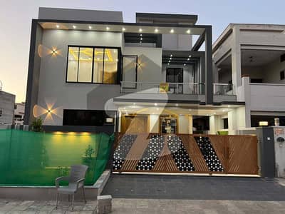 10 Marla Double Unit Classic House Available For Sale In C block