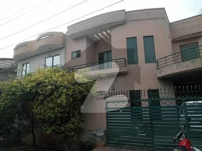 واپڈا ٹاؤن لاہور میں 5 کمروں کا 10 مرلہ مکان 3.5 کروڑ میں برائے فروخت۔