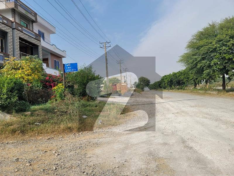 30X60 7 MARLA WEST SERVICES ROAD PLOT FOR SALE I-15/1