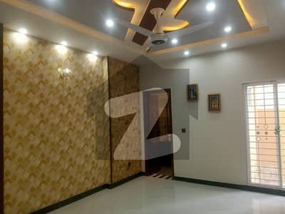 8 MARLA BRAND NEW UPPER PORTION FOR RENT IN UMAR BLOCK BAHRIA TOWN LAHORE